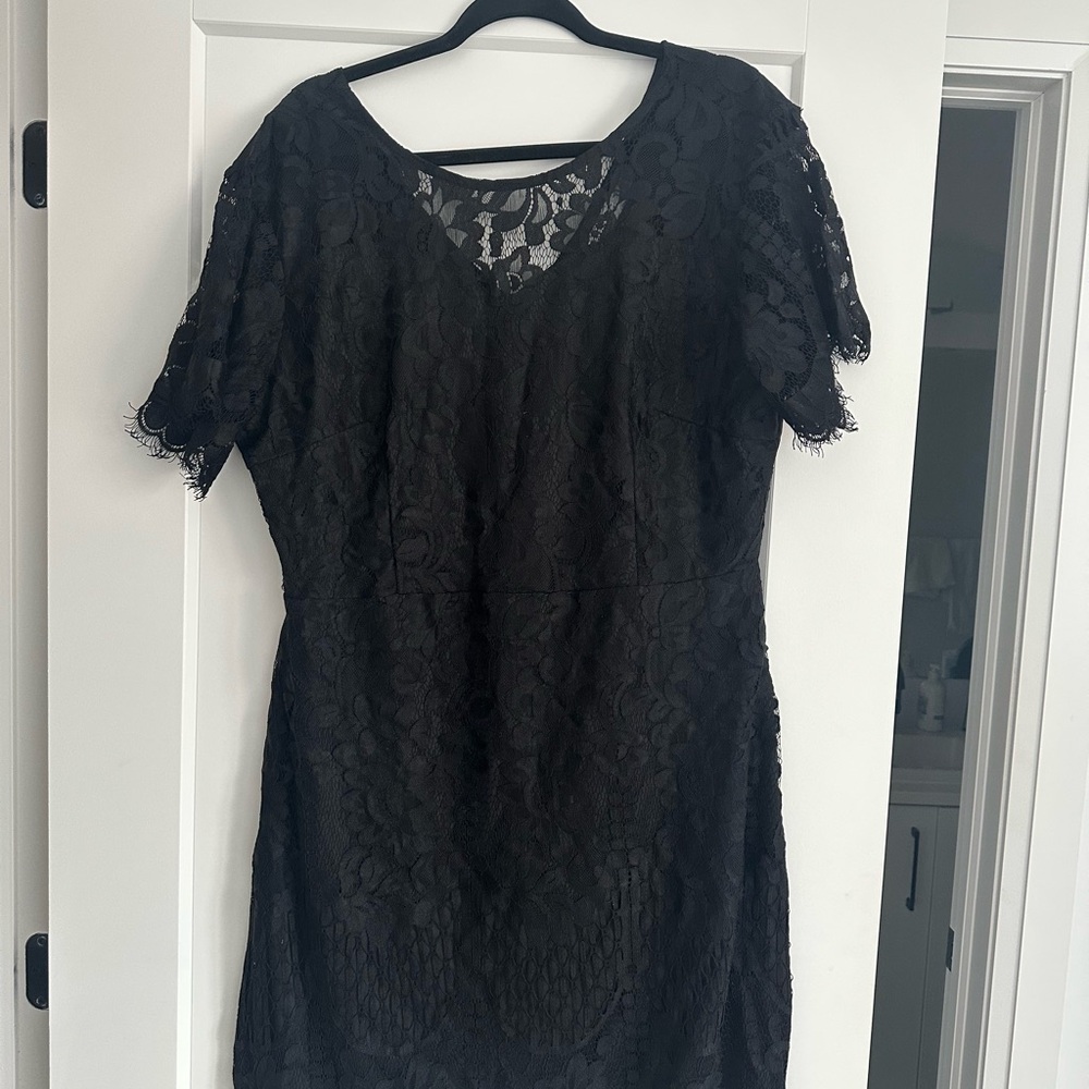Chic Black Lace Mini Dress